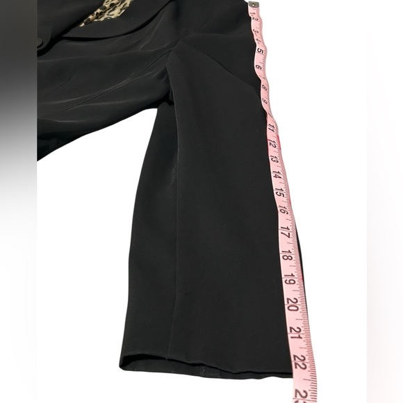 Tahari Elegant Black Blazer - Picture 5 of 6